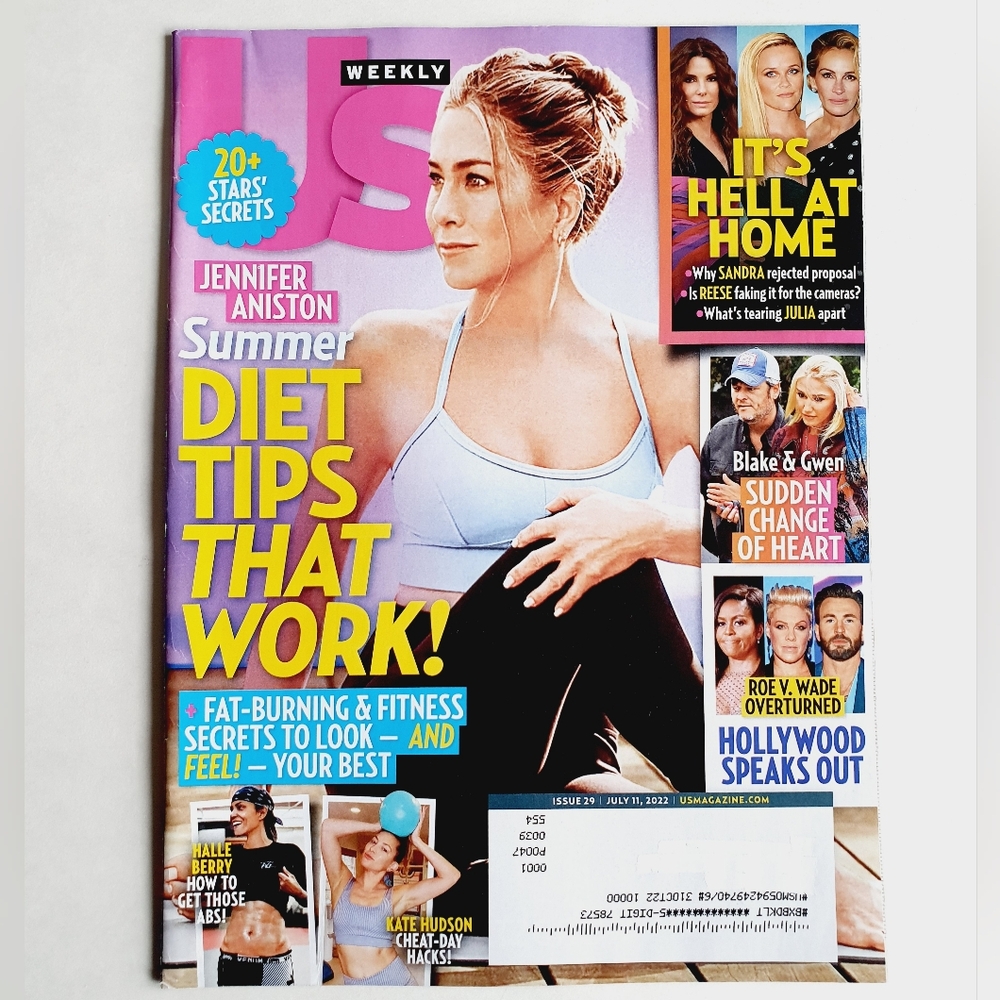 Us Weekly Magazine July 11, 2022 - Jennifer Aniston - Blake & Gwen.